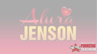 Certian Lewis täcker mogna Alura Jensons stora bröst med sperma