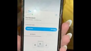 Den gifta rödhåriga kvinnan gick på en sambafest och kunde inte motstå en stor svart killes kuk. Jag fyllde slynan med sperma och hon förödmjukade sin cuckoldade make.